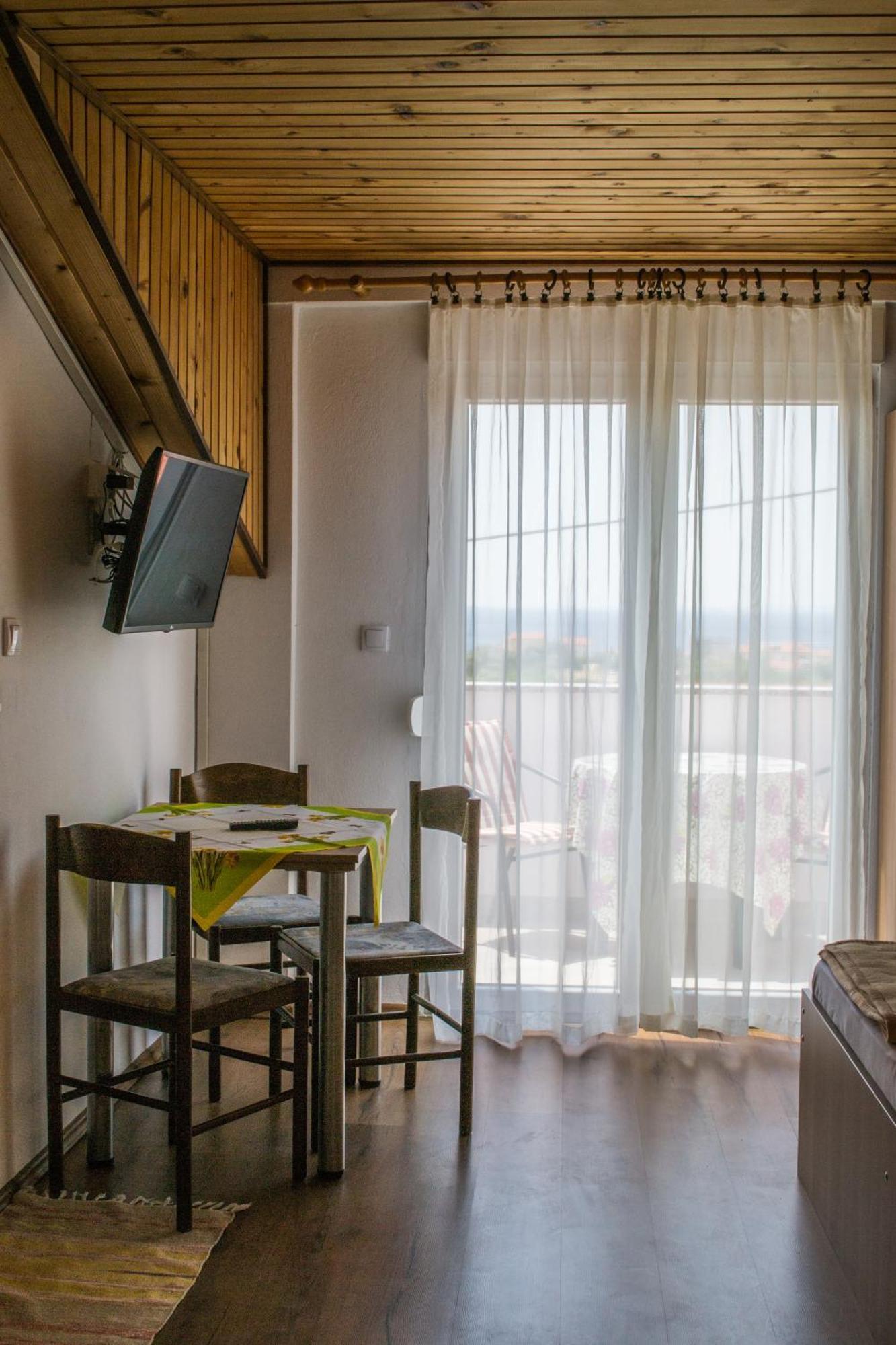 Apartment Javoran Zvonko 690a Banjol